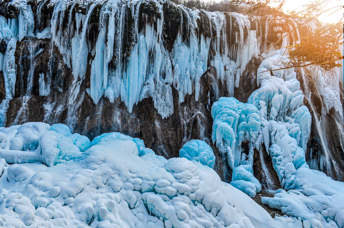 冬季九寨沟瀑布冰川图片