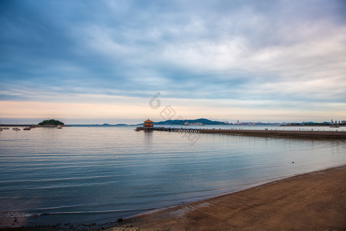 山东青岛大气海岸线风光摄影图片