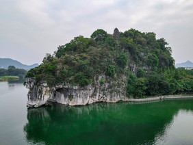 航拍广西桂林象鼻山摄影图片