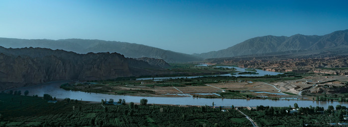 大气甘肃兰州黄河摄影图图片