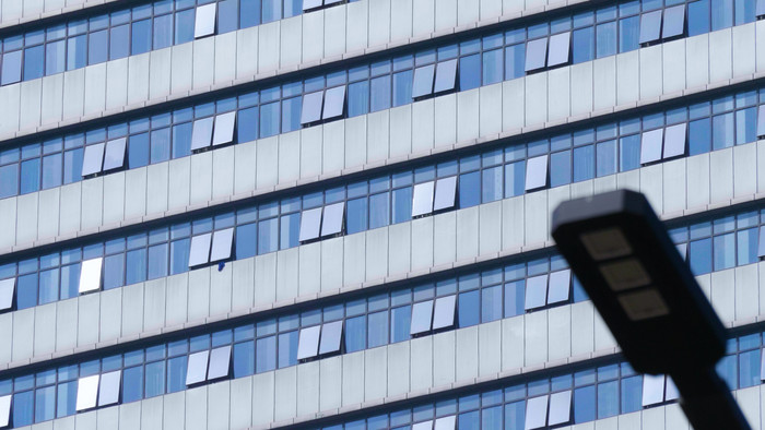 4k实拍医院大楼窗户特写