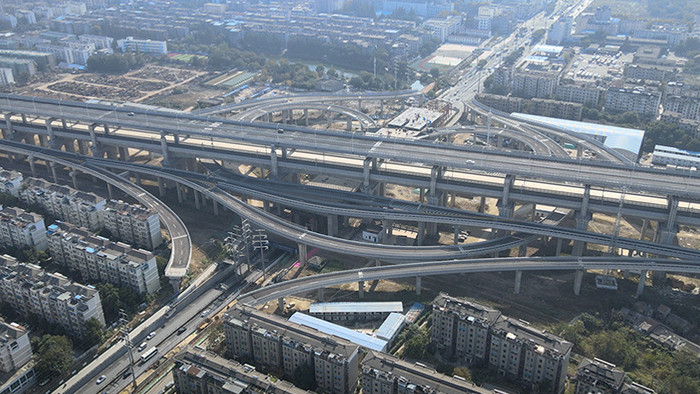 高清实拍芜湖城市道路交通高架桥航拍素材