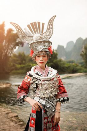 苗族银饰品图片