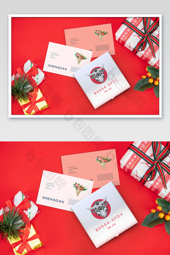 圣诞红色背景上的卡片盒子样机图片