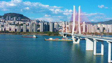 4K航拍云阳长江大桥水上陆路交通繁忙繁华