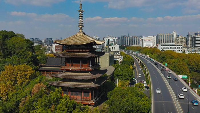 杭州市西湖旅游风景区标致建筑鼓楼航拍视频