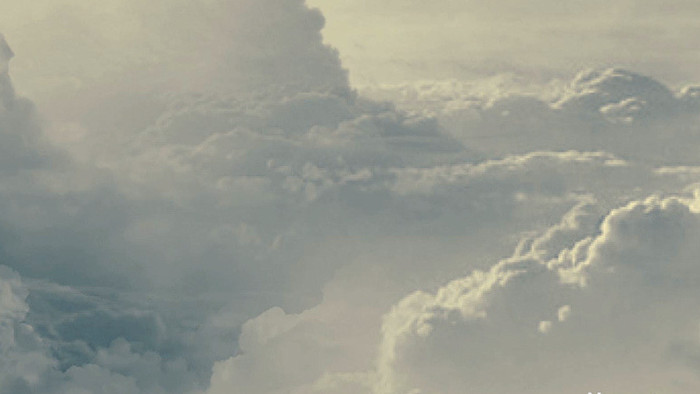 飞跃云层云端展现大气背景视频