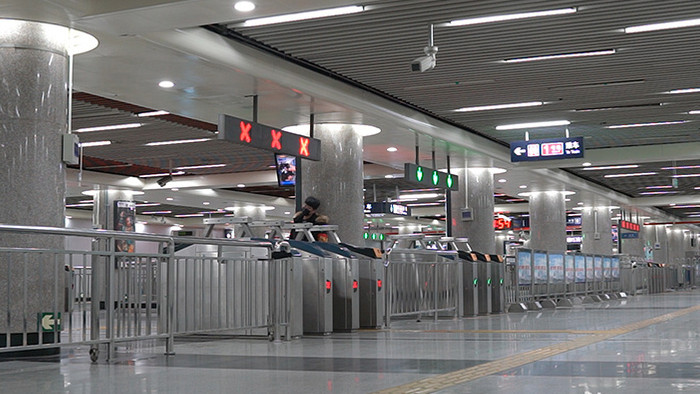 北京地铁站内部人流延时摄影