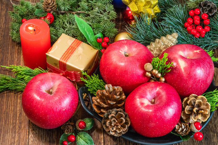 圣诞节礼物盒红苹果图片