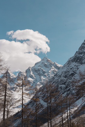 大气四川甘孜的雪景雪山的摄影图片