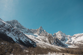 大气的四川甘孜雪景雪山摄影图片