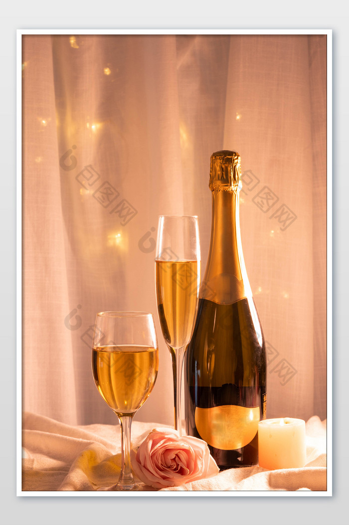香槟酒和粉色玫瑰摄影图图片图片