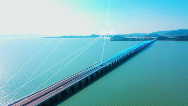 特效合成5G服务汽车光线经过桥梁视频素材