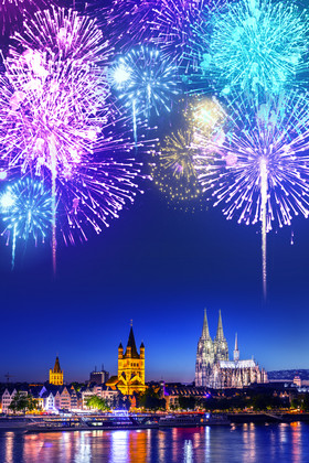 城市夜晚烟花庆祝庆贺礼炮礼花