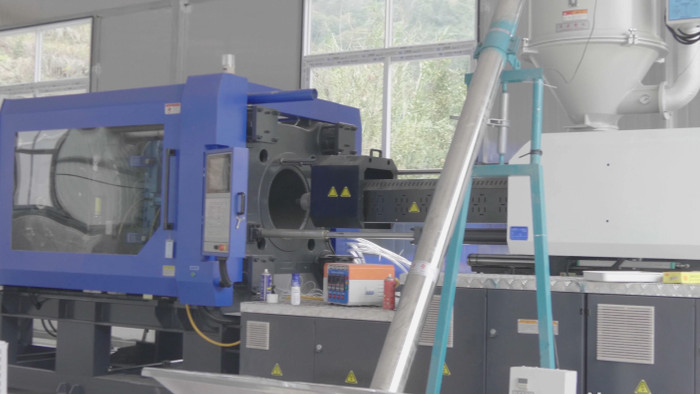 4K塑料筐生产工厂车间设备机械化视频素材