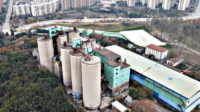 大气武汉青山柱形工业建筑航拍视频