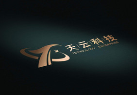 墨绿色背景上的金色拉斯烫印logo样机