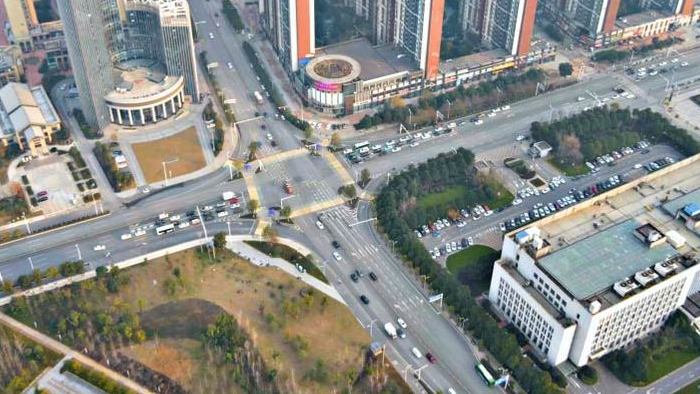 大气武汉腾讯大道城市发展十字路口延时摄影