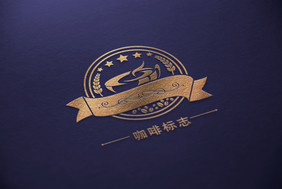 暗紫色背景上金色渐变UV压痕logo样机