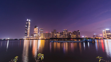 大气城市江边风景日转夜延时摄影