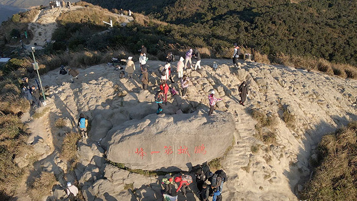 4K国家级风景区梧桐山顶鹏城第一峰纪念石