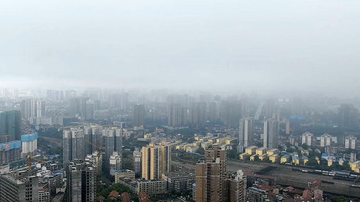 航拍城市暴雨来临移动延时