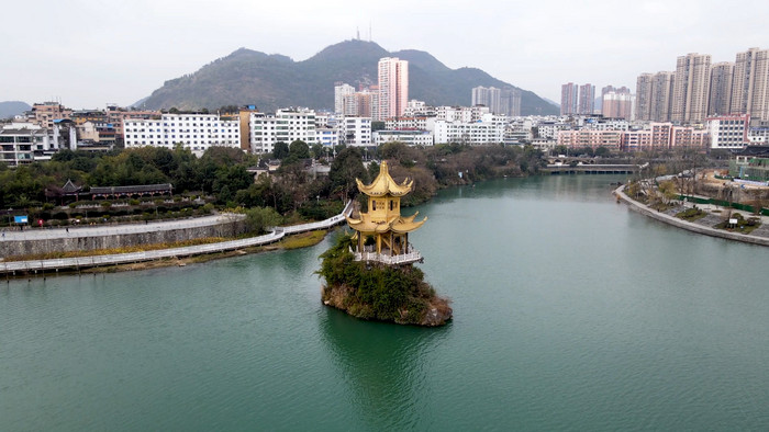 航拍贵州铜仁铜岩金塔