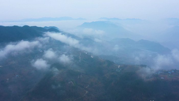 4K航拍仙境云雾缭绕大山深处喀斯特地貌