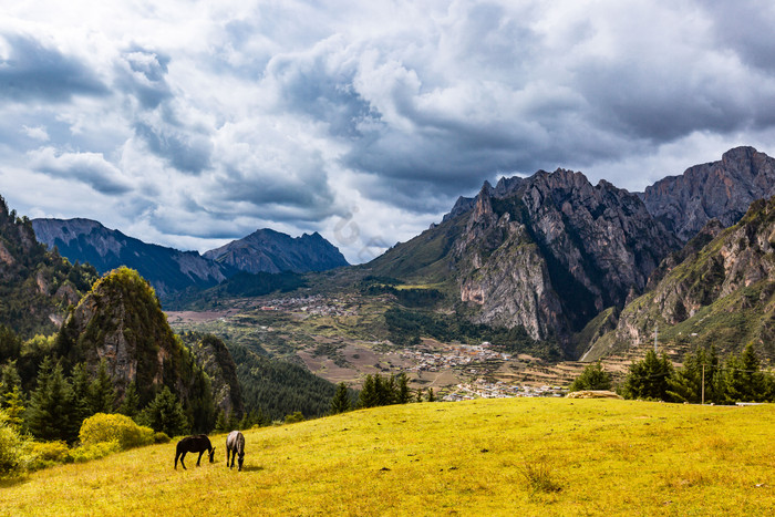 甘南扎尕那山峰风景图片