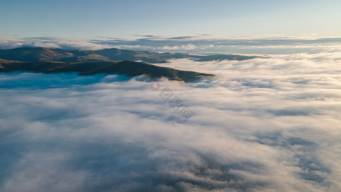 内蒙古阿尔山高山云海图片
