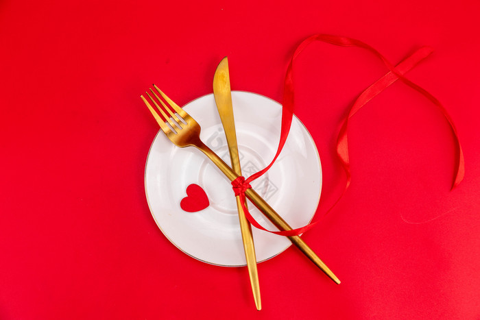 情人节红丝带餐具图片