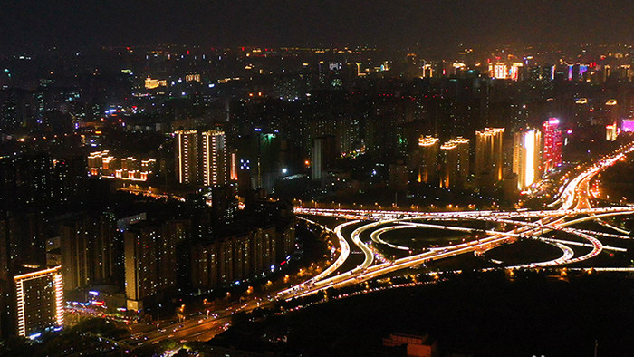 震撼郑州城市高架桥堵车夜景航拍素材