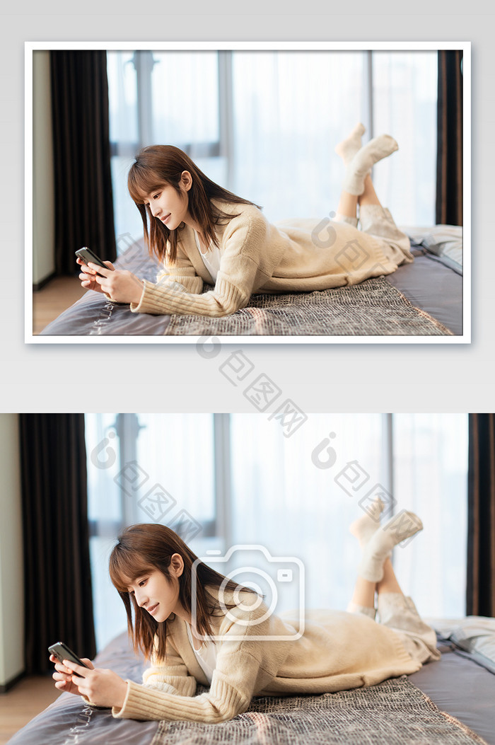 居家女性休闲趴在床上玩手机