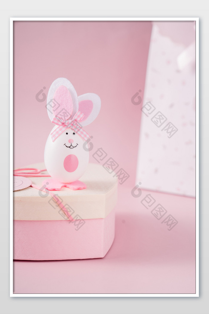 粉色可爱复活节复活蛋兔子摄影图图片图片
