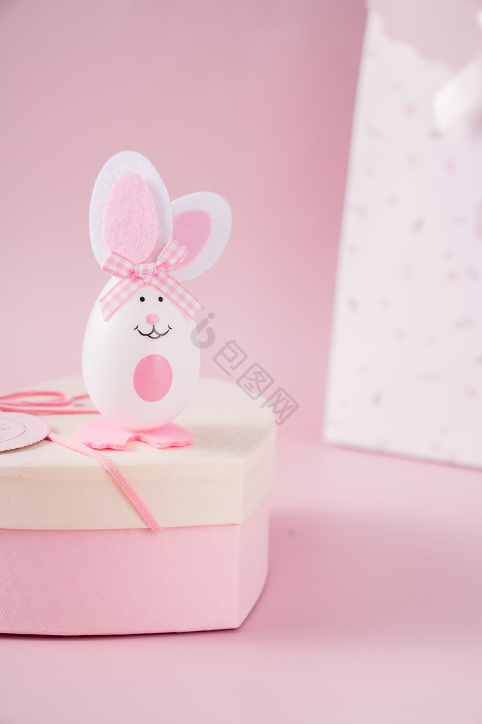 粉色可爱复活节复活蛋兔子摄影图图片