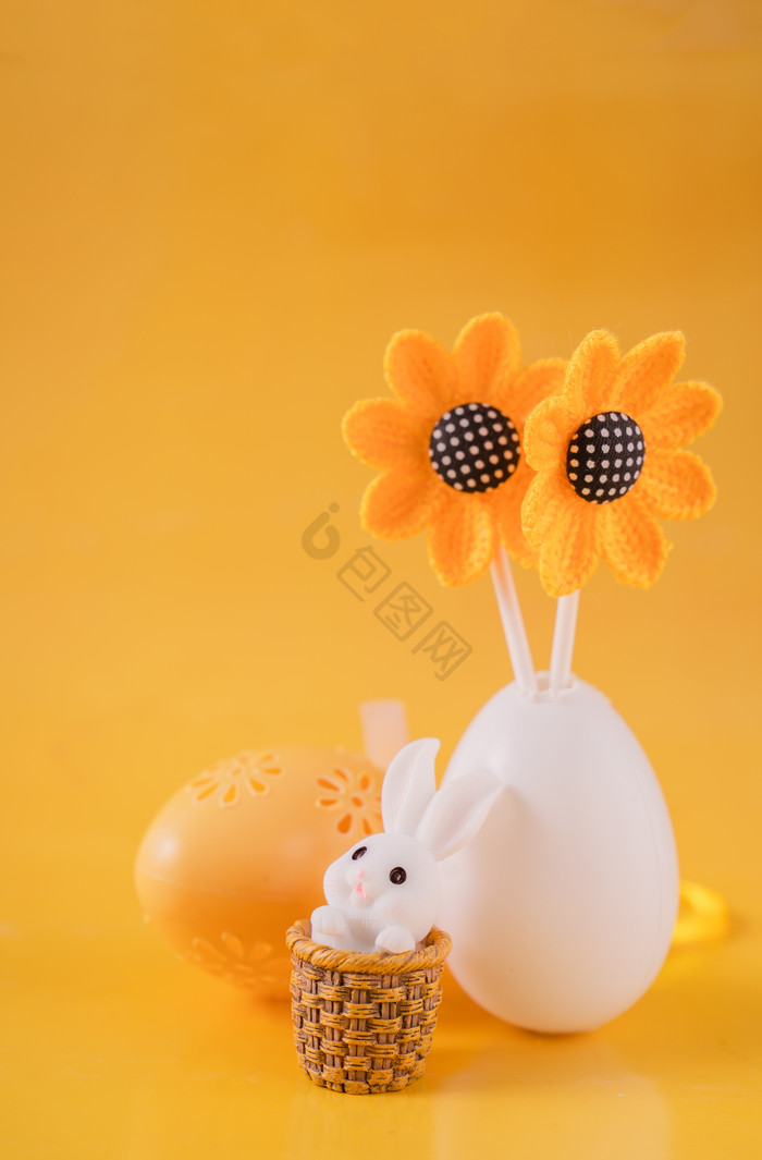 黄色可爱复活节复活蛋兔子图片