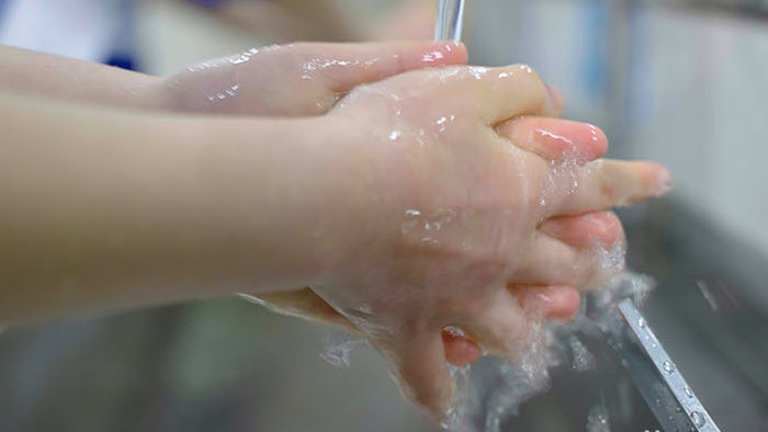 4k学生水龙头洗手清洗特写实拍