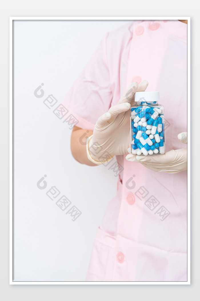 国际护士节护士手拿药瓶素材图片图片
