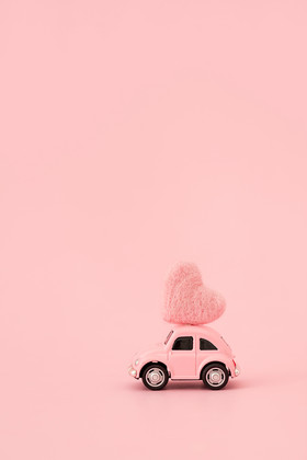 情人节爱心小汽车粉色