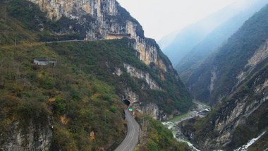 4K山区绝壁公路峡谷地貌