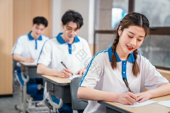 学生上课图片-学生上课高清图片-包图网