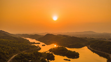 4k航拍唯美夕阳湖光山水风景延时