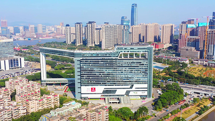 4k航拍广州商务金融中洲交易中心大楼