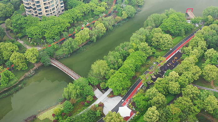 航拍浙江嘉兴城市公园绿道