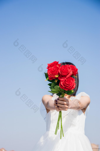 女孩和玫瑰花照相图片图片