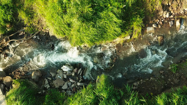 4k航拍夏季清新溪水水流小溪自然风景