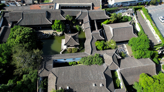 4k航拍扬州城市地标景区何园园林