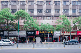 街道商铺店铺店面建筑摄影图