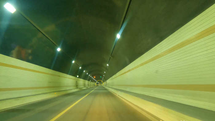 4K航拍隧道行驶第一视角