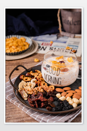 营养早餐美味玉米片坚果摄影图